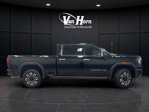 Used 2025 GMC Sierra 2500 Denali Ultimate AWD/4WD image 8