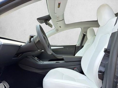 Used 2024 Tesla Model Y Performance AWD/4WD image 12