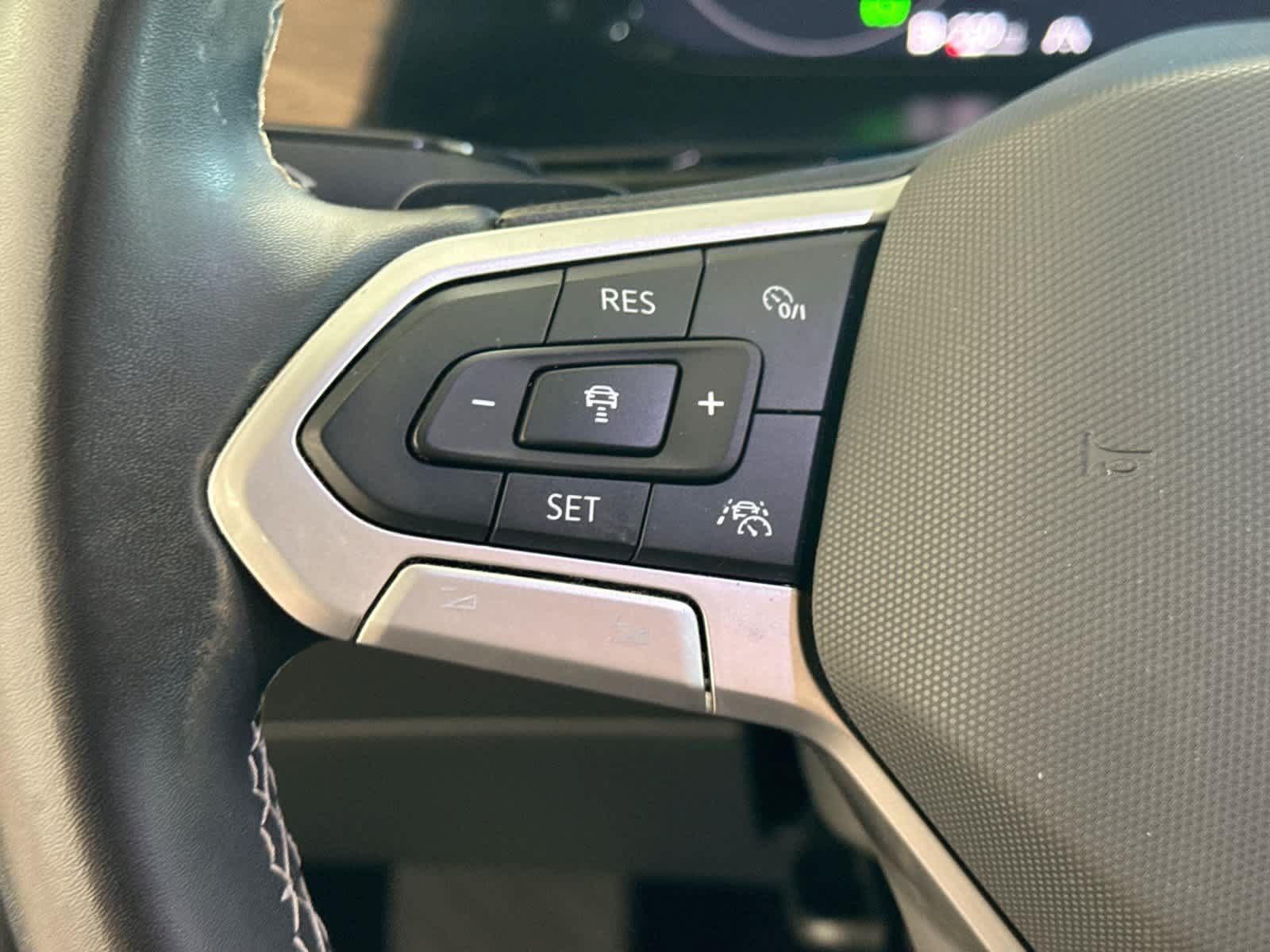 Used 2024 Volkswagen Atlas SE FWD image 29