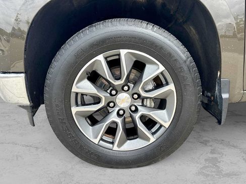 Used 2023 Chevrolet Silverado 1500 LT AWD/4WD image 13