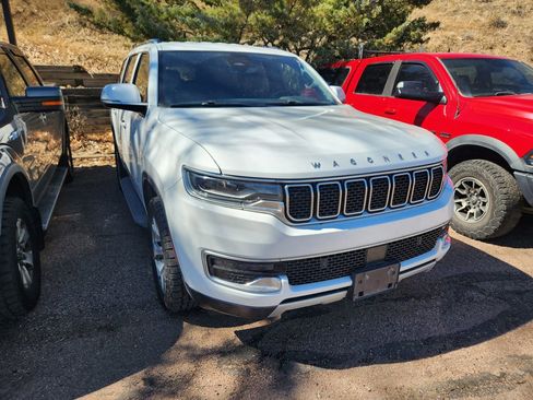 Used 2022 Jeep Wagoneer Series II image 3