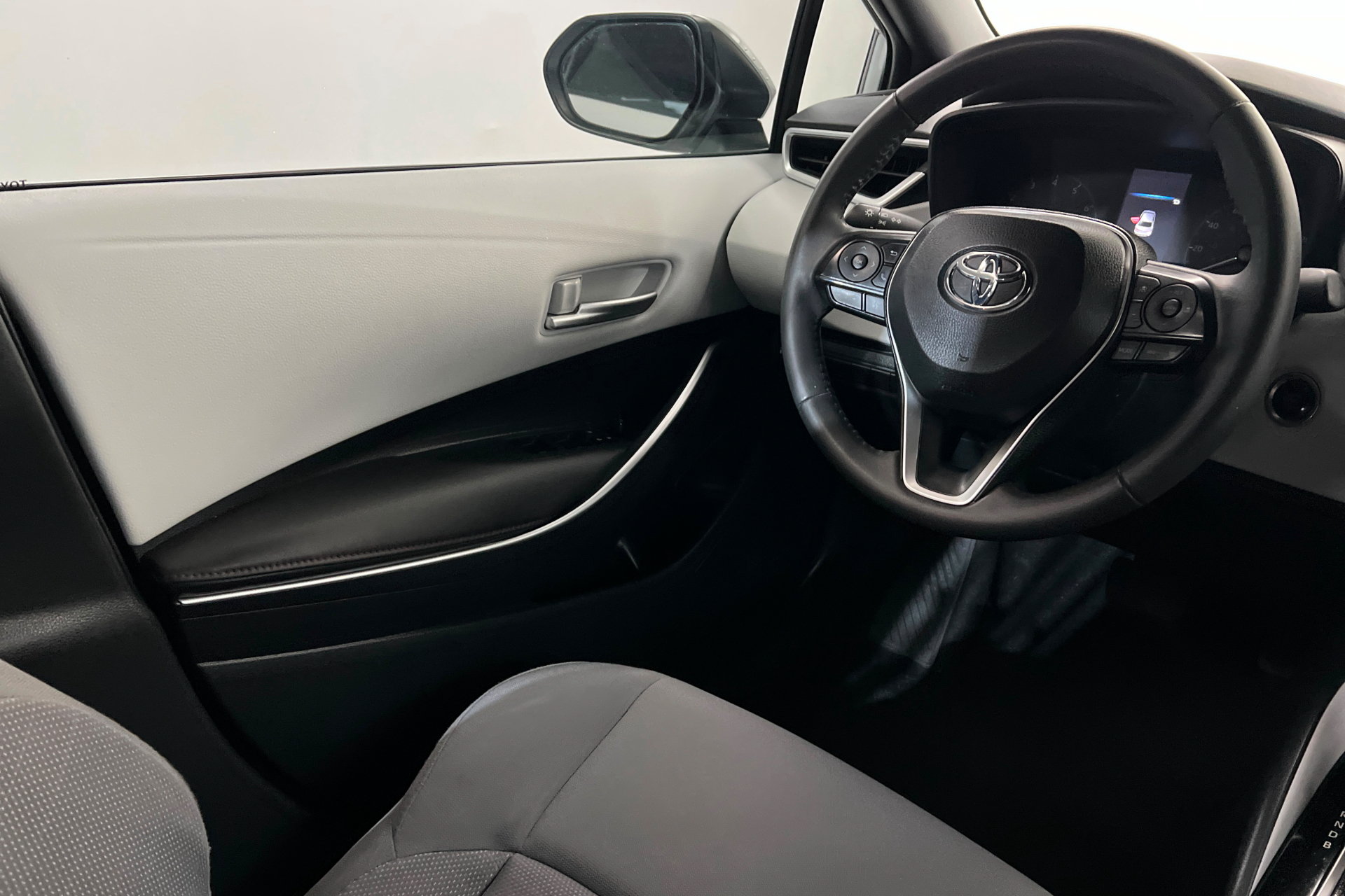 Used 2024 Toyota Corolla SE FWD image 12