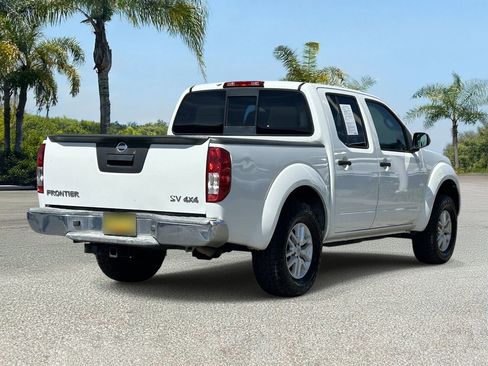 Used 2016 Nissan Frontier SV image 5