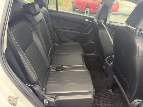Used 2023 Volkswagen Tiguan SE AWD/4WD image 29