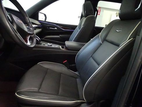 Certified 2023 Cadillac Escalade Premium Luxury w/ Performance Package AWD/4WD image 2