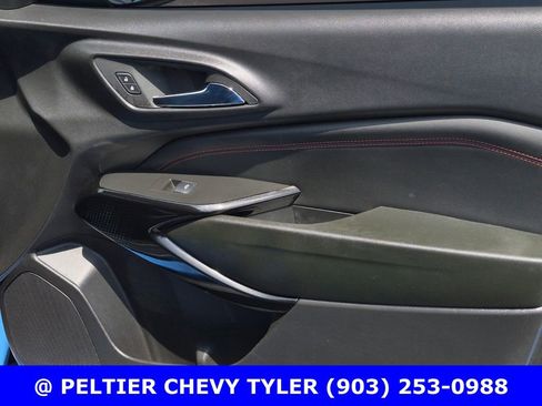 Used 2024 Chevrolet Trax RS w/ Sunroof Package FWD image 13