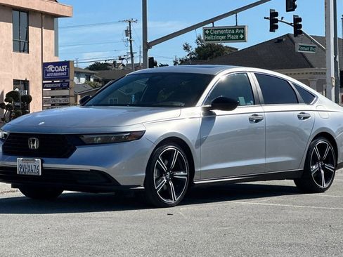 Used 2025 Honda Accord Sport image 7