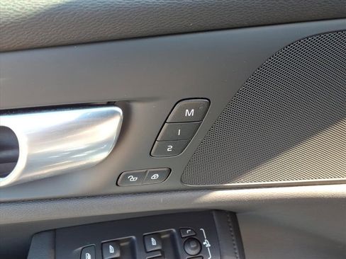 Certified 2025 Volvo V60 B5 Cross Country Plus image 16