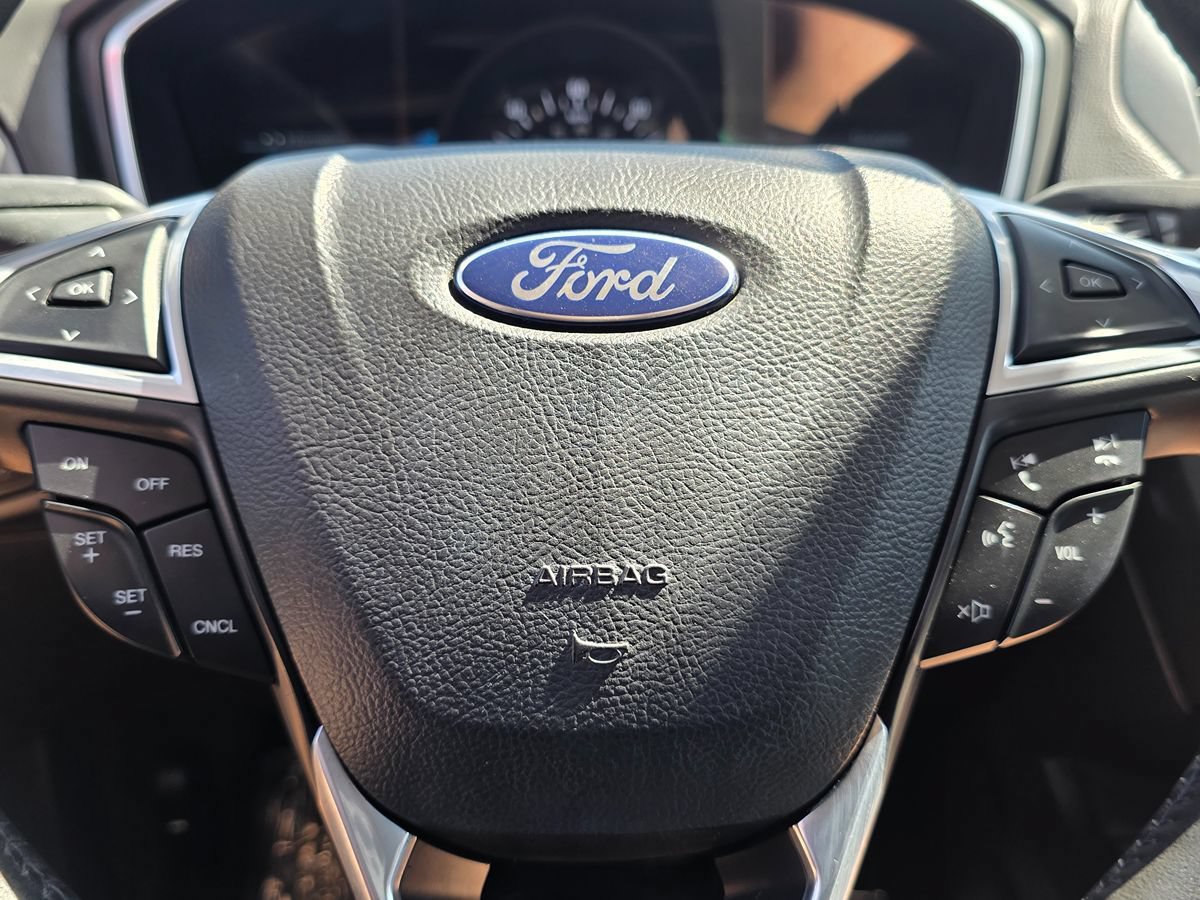 Used 2014 Ford Fusion Titanium FWD image 33
