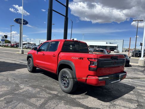 Used 2026 Nissan Frontier PRO-4X AWD/4WD image 3