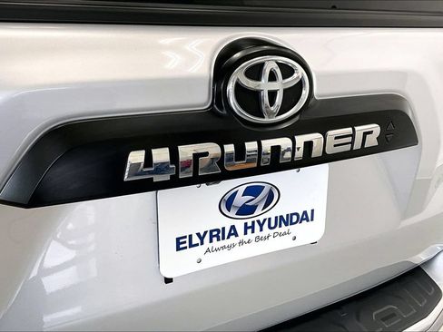 Used 2023 Toyota 4Runner TRD Off-Road Premium w/ Moonroof Package AWD/4WD image 31
