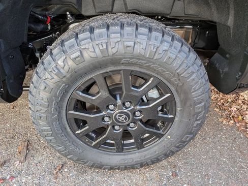 New 2026 Toyota 4Runner SR5 image 9