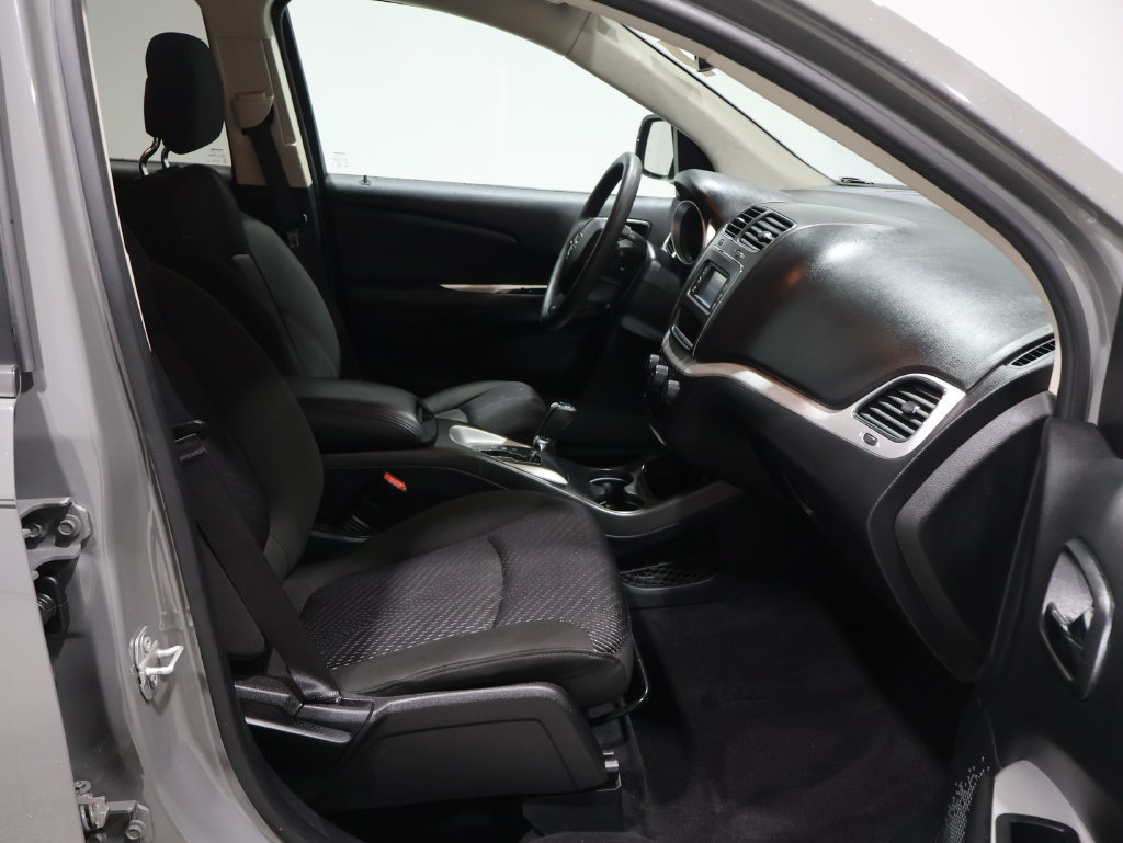 Used 2019 Dodge Journey SE FWD image 22