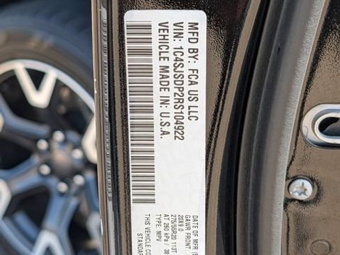 Used 2024 Jeep Wagoneer L Series III AWD/4WD image 30