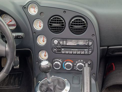 Used 2004 Dodge Viper SRT-10 image 29