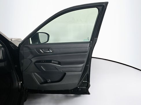 Used 2024 Nissan Pathfinder SL image 34