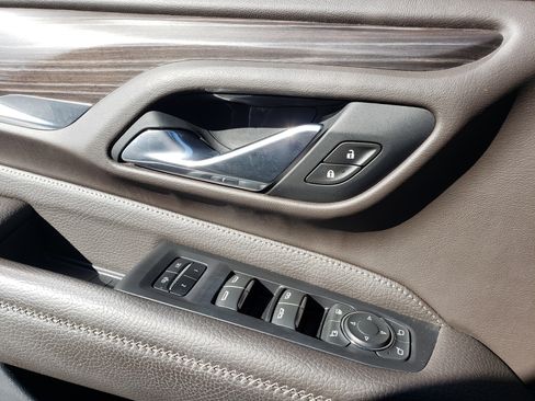 Used 2021 GMC Yukon Denali w/ Denali Premium Package image 13