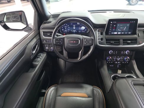 Used 2023 GMC Yukon AT4 w/ Technology Package AWD/4WD image 16