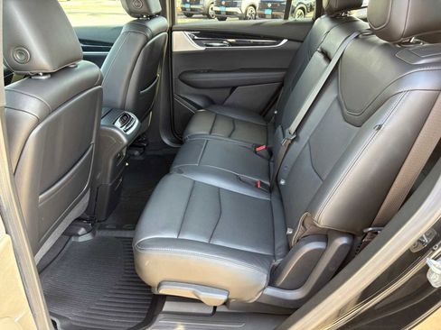 Used 2020 Cadillac XT6 Premium Luxury FWD image 11