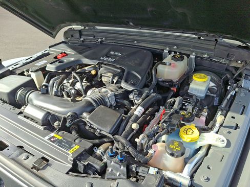 Certified 2021 Jeep Wrangler Unlimited Rubicon image 29