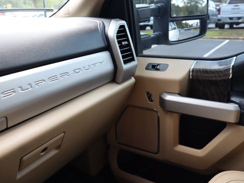 Used 2019 Ford F250 Lariat w/ Lariat Value Package AWD/4WD image 53