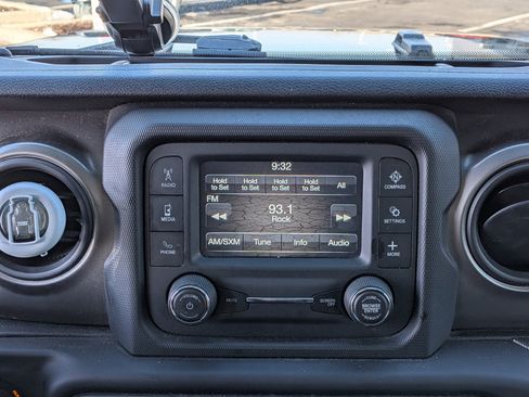 Used 2018 Jeep Wrangler Unlimited Sport S image 25