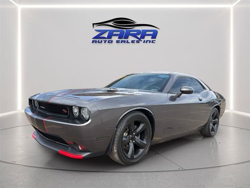 Used 2014 Dodge Challenger R/T w/ Blacktop Package RWD image 3