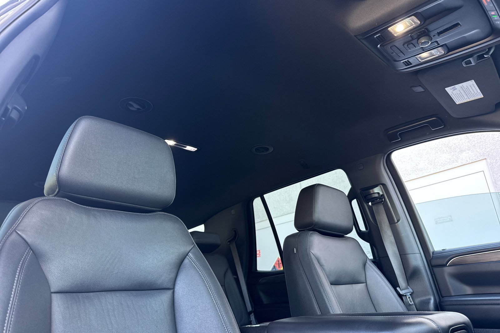 Used 2023 Chevrolet Tahoe Z71 w/ Luxury Package AWD/4WD image 17