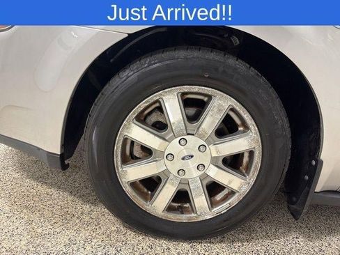 Used 2009 Ford Taurus SEL image 24