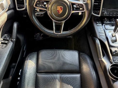 Used 2018 Porsche Cayenne Platinum Edition image 15