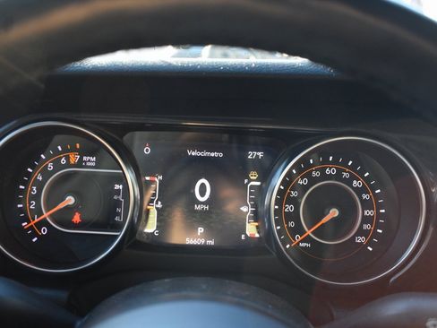 Used 2022 Jeep Gladiator Sport image 16