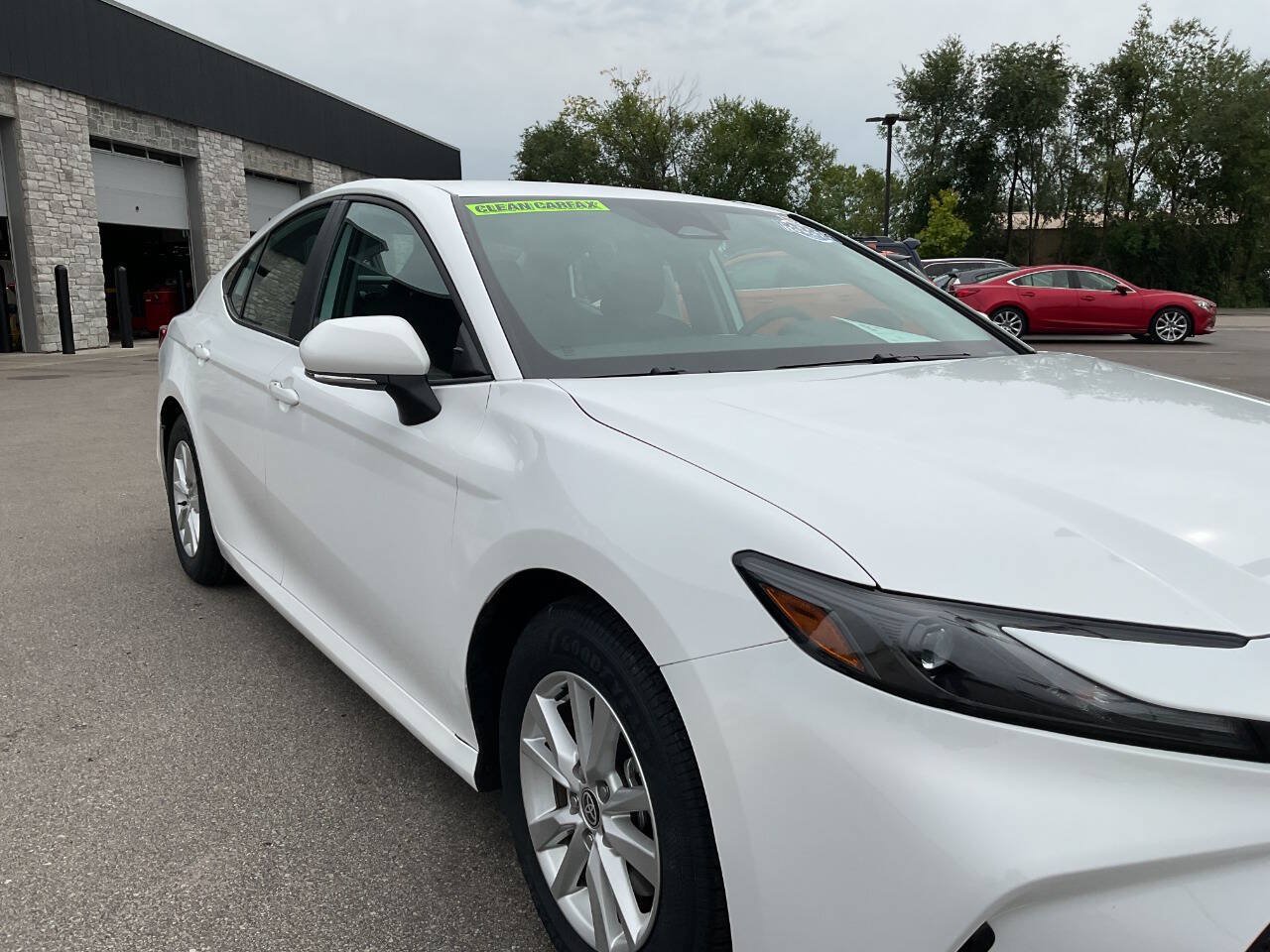 Used 2025 Toyota Camry LE FWD image 11