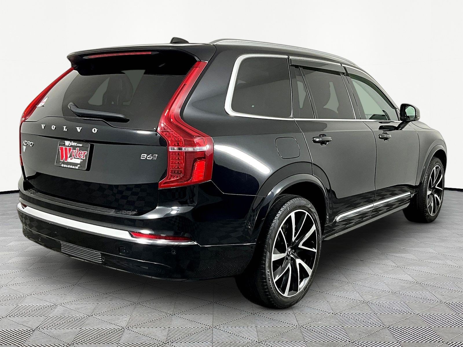 Used 2023 Volvo XC90 B6 Plus w/ Protection Package AWD/4WD image 6