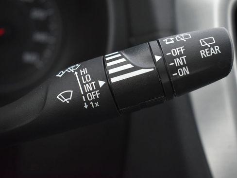 Used 2024 GMC Terrain SLE image 23