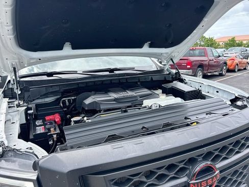 Used 2023 Nissan Titan PRO-4X w/ Pro-4x Convenience Package AWD/4WD image 29