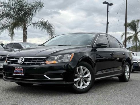 Used 2016 Volkswagen Passat 1.8T S FWD image 2