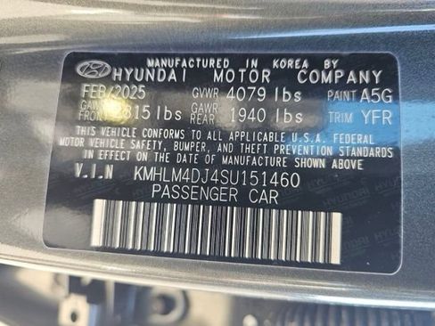 Used 2025 Hyundai Elantra Hybrid FWD image 19