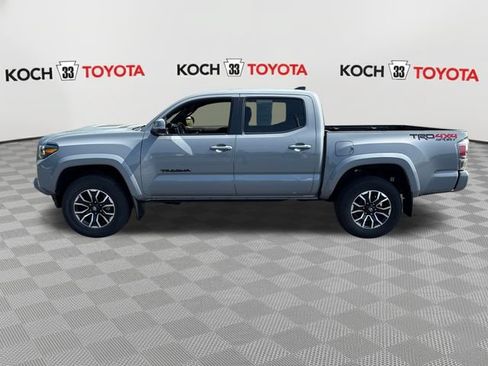 Used 2021 Toyota Tacoma TRD Sport w/ Blackout Package (TMS) AWD/4WD image 4
