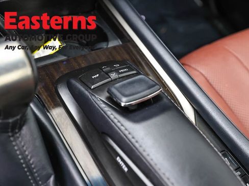 Used 2018 Lexus LX 570 4WD w/ Luxury Package image 19