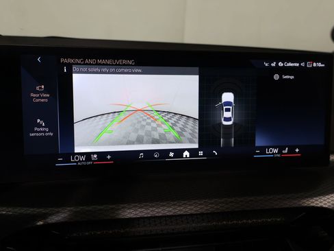 Used 2025 BMW 330i Sedan w/ M Sport Package image 6