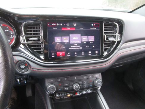 Used 2024 Dodge Durango GT image 33