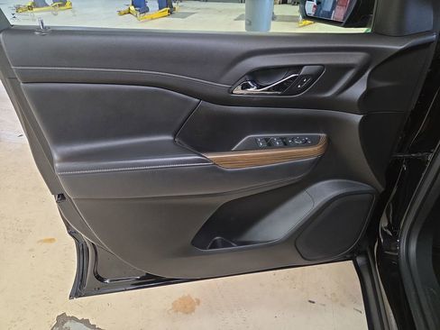 Used 2021 GMC Acadia SLE w/ Elevation Edition image 10