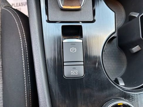 Used 2021 Nissan Rogue SV image 19