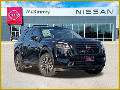 New 2025 Nissan Pathfinder SV w/ Black Appearance Package