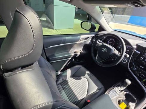 Used 2024 Toyota Camry SE w/ Convenience Package image 16