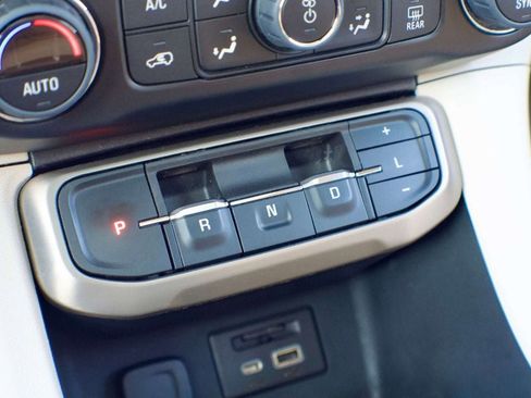 Used 2022 GMC Acadia Denali w/ Denali Ultimate Package image 22