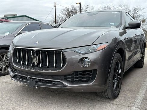 Used 2019 Maserati Levante image 15