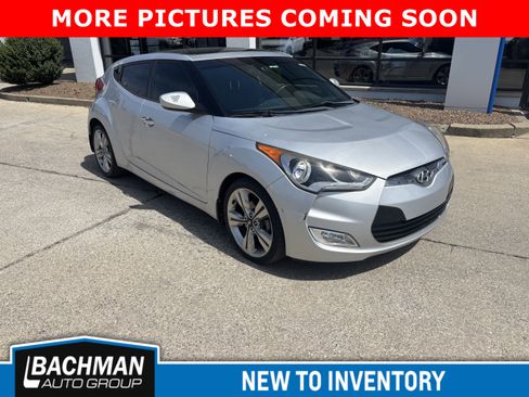 Used 2017 Hyundai Veloster Value Edition image 2