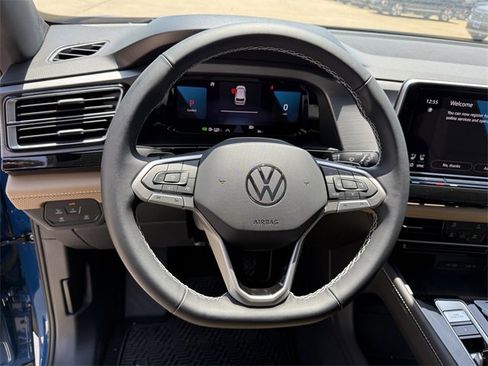Certified 2025 Volkswagen Atlas Cross Sport SE image 7