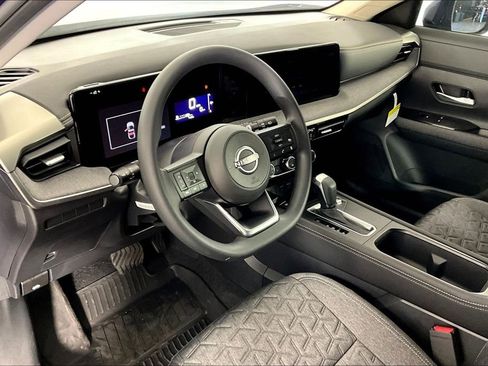 New 2025 Nissan Kicks SV w/ SV Premium Package image 9